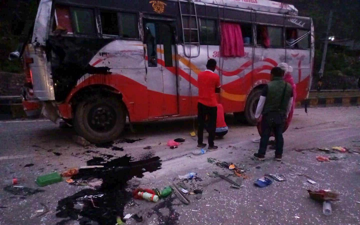 काठमाडौंंदेखि दरबाङ आउँदै गरेको बस कास्कीको सुइखेतमा दुर्घटना हुँदा ७ जना घाइते(नामावली सहित)
