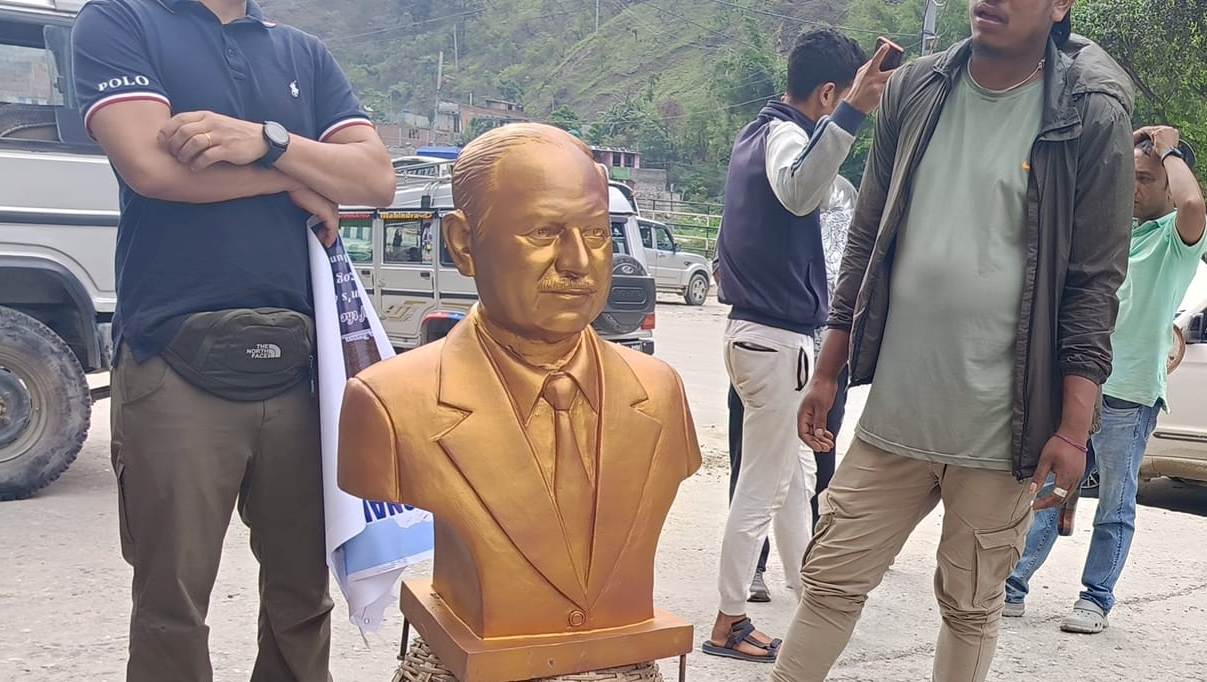 अन्नपूर्ण आधार शिविरमा प्रथम आरोही फ्रान्सका मौरिस हर्जोगको सालिक राखिने