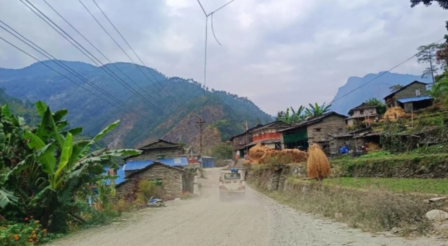 बेनी–दरवाङ सडक निर्माणमा भएको ढिलाइले यात्रुलाई सास्ती