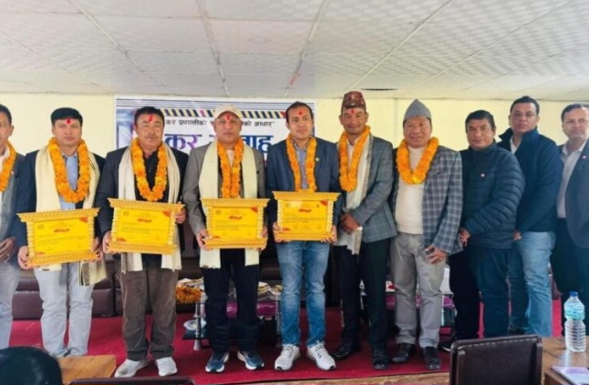 कालीगण्डकी आयल सप्लायर्स म्याग्दीकै उत्कृष्ट करदाताको सम्मान