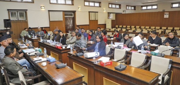 सांसदहरूले भने : अब पनि झोलामा खोला बोकेर नहिंडौं