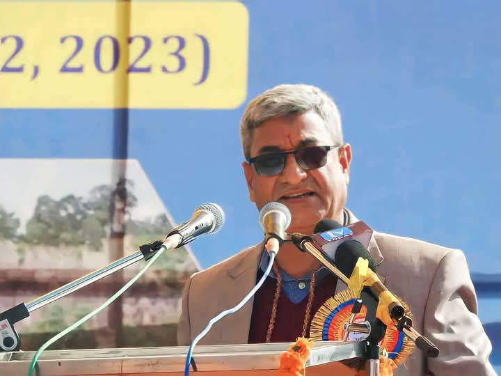एमालेबीच कुनै समस्या र अप्ठ्यारा छैनन् ः गृहमन्त्री लेखक
