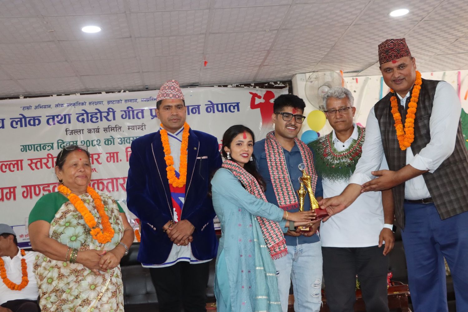 तीन पत्रकार सहित सात जना सम्मानित