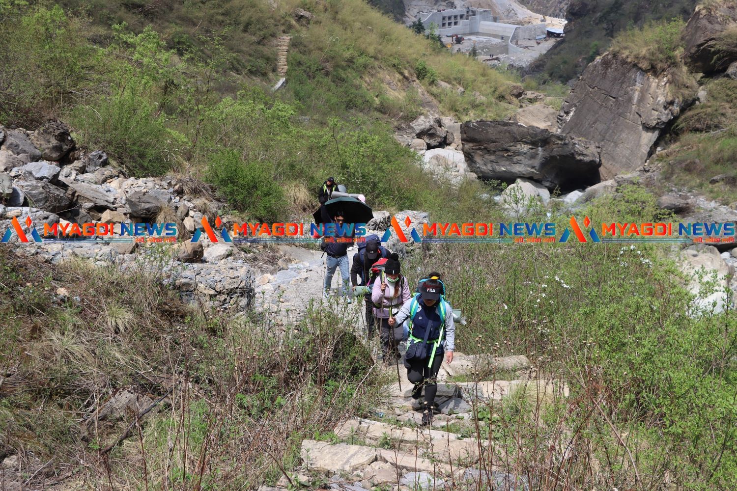 प्रथम आरोही हर्जोगका छोरानातिले अन्नपूर्णमा पदयात्रा गर्ने