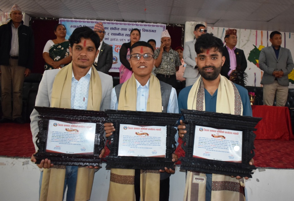 म्याग्दीका तीन जना पत्रकार पुरस्कृत