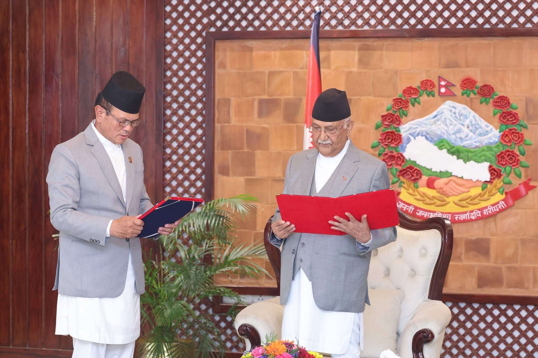 उर्जा ,जलस्रोत तथा सिँचाइ राज्यमन्त्री गर्बुजाले लिए शपथ