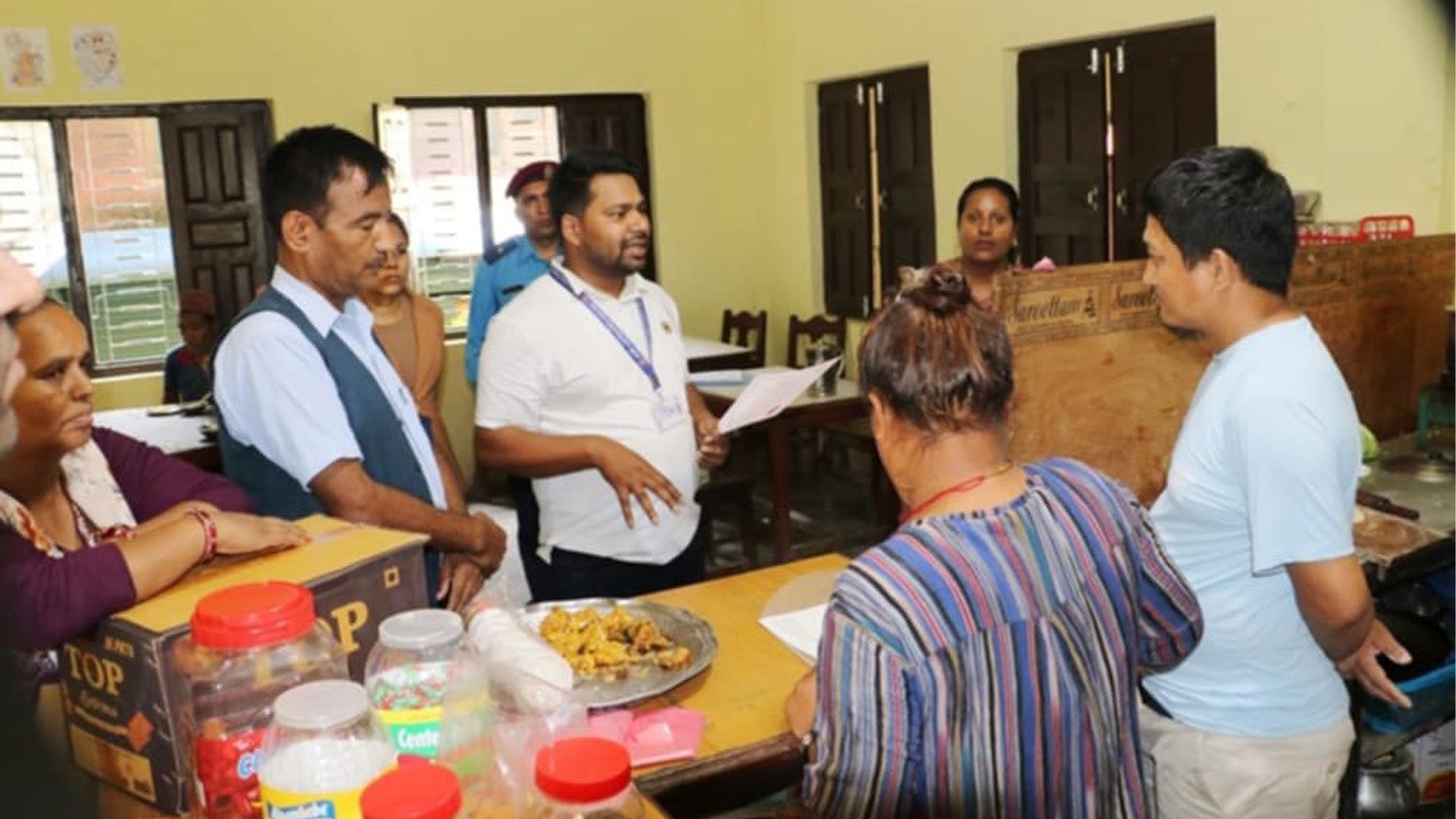 बाबियाचौरमा बजार अनुगमन, पसलेबाट निर्देशनको पालना भएन