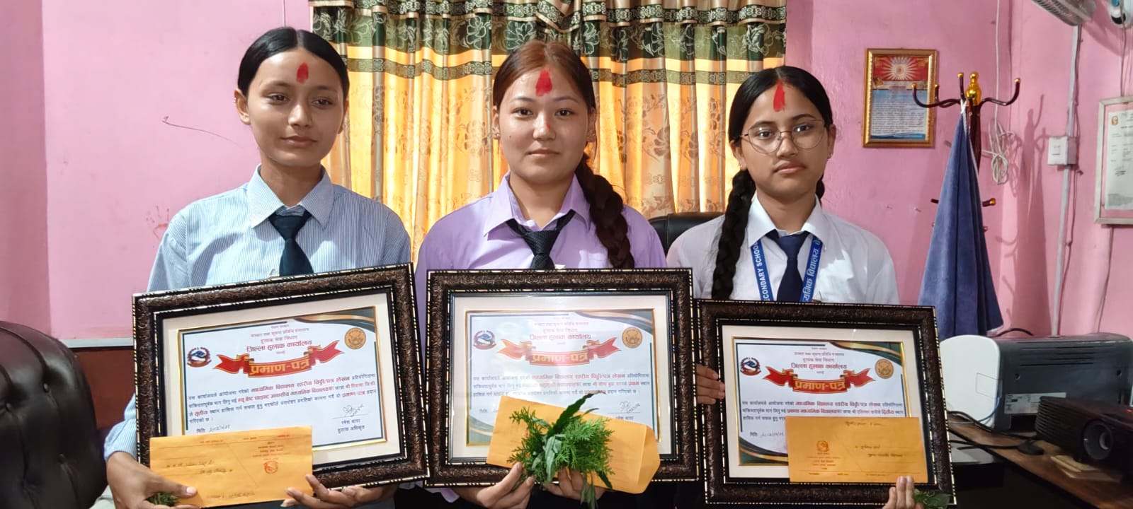 उत्कृष्ट चिठीपत्र लेख्ने विद्यार्थी पुरस्कृत(भिडिओ)