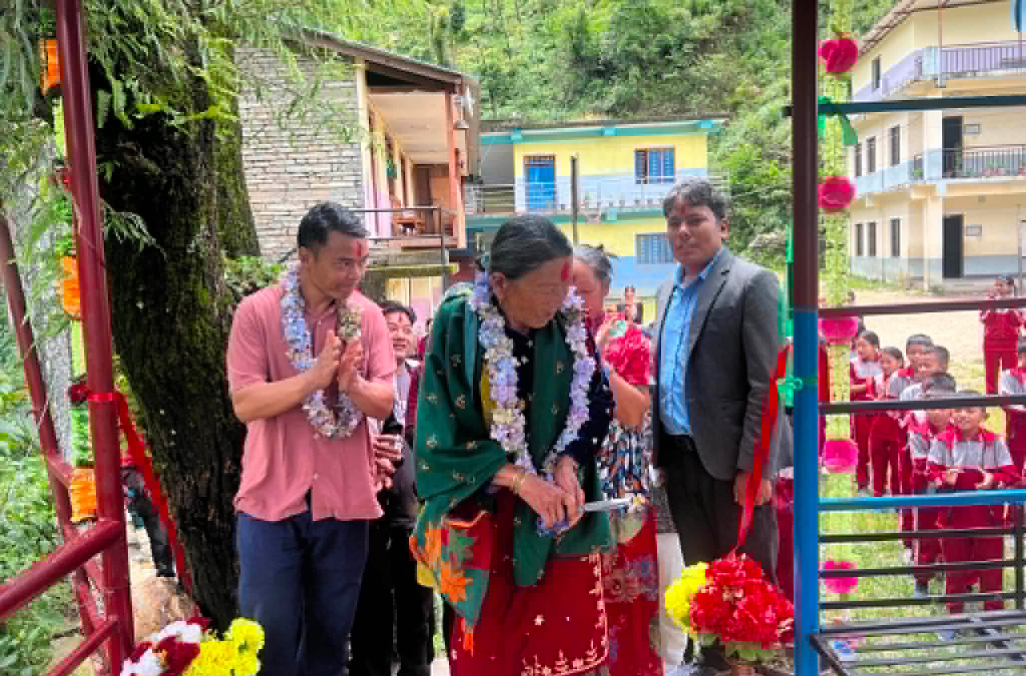दिवंगत गर्बुजा दम्पतीको स्मृतिमा विद्यालयमा भेटघाट तथा छलफल कक्ष निर्माण