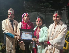 मौवाफाँट भगवती मन्दिरका जग्गादाता सुवेदी परिवार सम्मानित