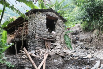 मंगलाको आम्बोटमा बाढीपहिरोको वितण्डा : घरदेखि आरन र धानखेतसम्म क्षति