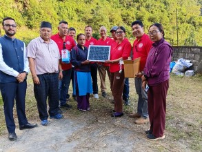 अन्नपूर्णका बाढीपहिरो पीडितलाई ६ लाख रुपैयाँ बराबरको राहत सामग्री  वितरण